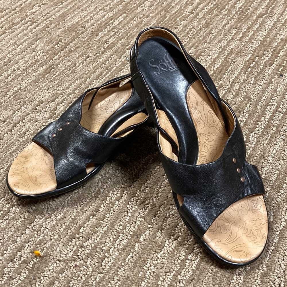 Womens size 7 Sofft sandals